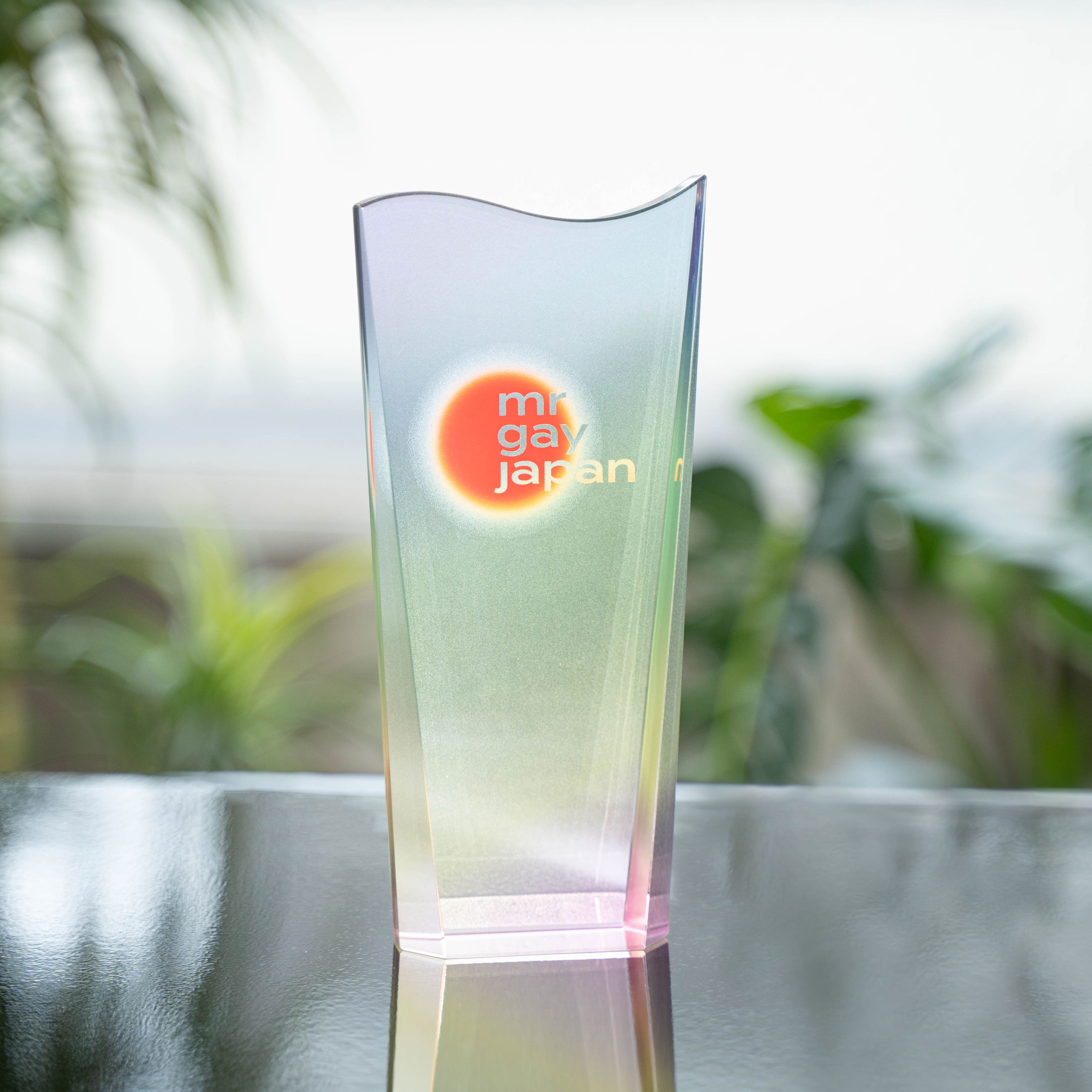 Miss Grand Japan 2025 / Mr Gay Japan 2025』 トロフィー、クリスタル